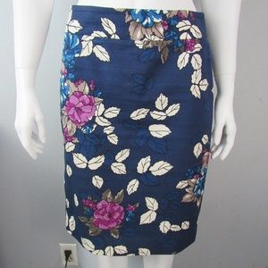 Ann Taylor Blue Floral Size 2 Pencil Skirt
